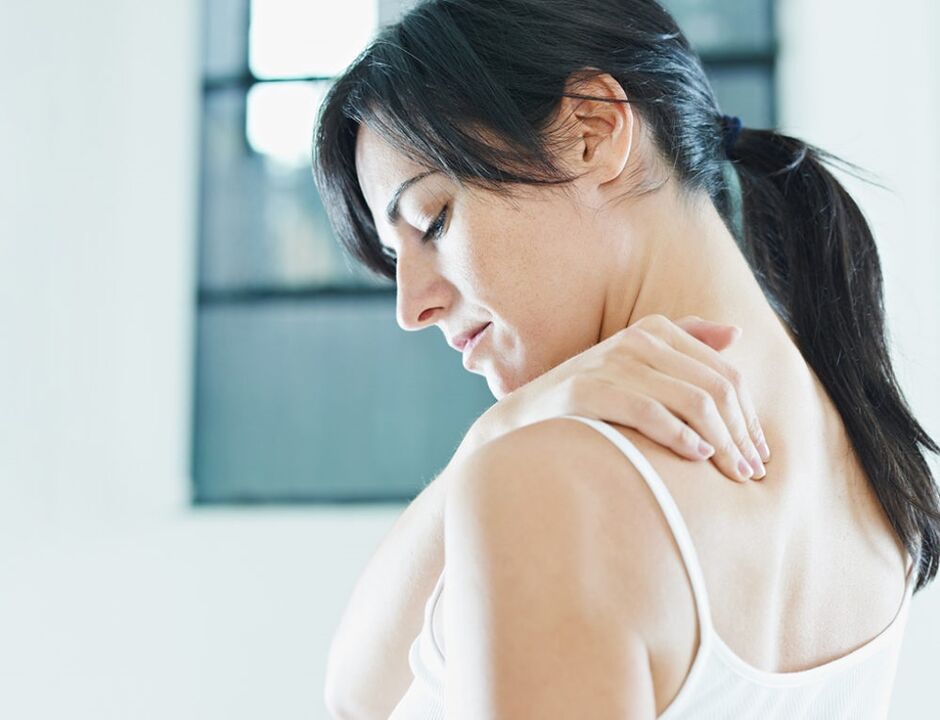 pain in the shoulder blade in cervical osteochondrosis