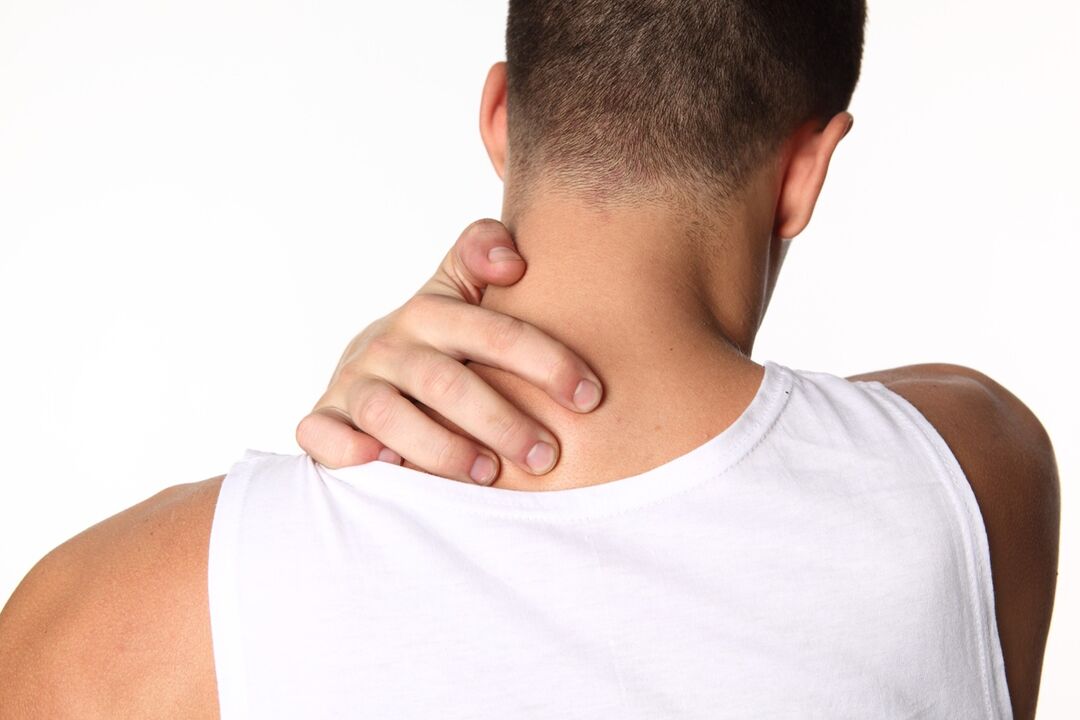 Cervical osteochondrosis is associated with discomfort and pain in the neck